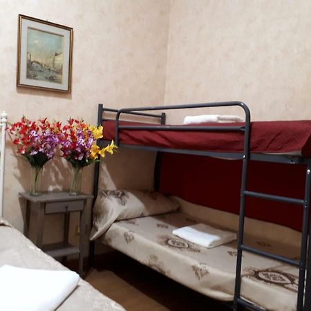 Renting Rooms Рим Экстерьер фото