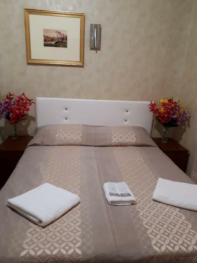Renting Rooms Рим Экстерьер фото