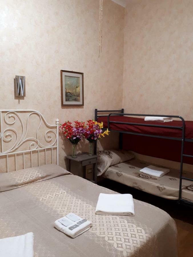 Renting Rooms Рим Экстерьер фото